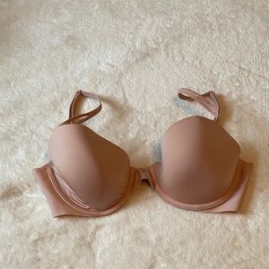 Victoria Secrets women’s size 32D bra